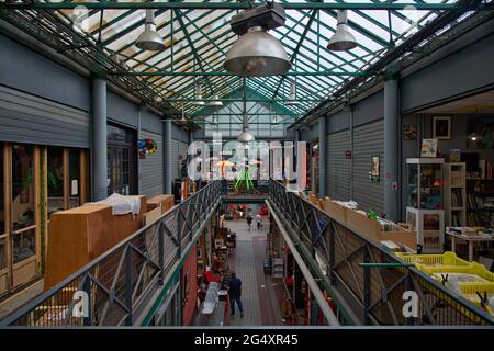 FRANCIA, SEINE-SAINT-DENIS (93), SAINT-OUEN, PUCES DI SAINT-OUEN (MERCATO DELLE PULCI DI SAINT-OUEN) MERCATO DAUPHINE Foto Stock