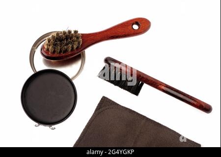 stile di vita, scarpa, stivale, marrone, pulizia, abbigliamento, classico, scarpe, cura, pelle, pulizia, pulizia, pasta, spazzola, pulizia scarpe, donna, uomo, scatola Foto Stock