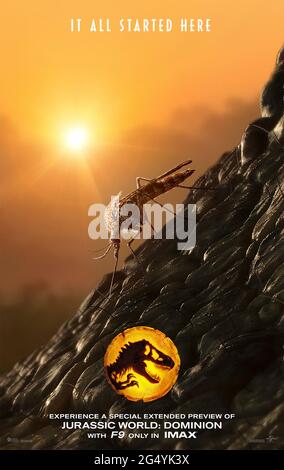 Jurassic World: Dominion (2022) diretto da Colin Trevorrow e interpretato da Jake Johnson, Dichen Lachman e Chris Pratt. La sesta puntata del franchise Jurassic Park vede i dinosauri clonati in tutto il mondo. Foto Stock