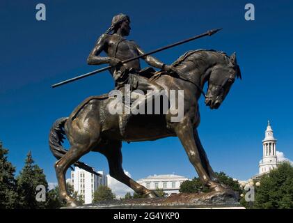 Sul sentiero della guerra, statua al Civic Center, Denver, Colorado, USA Foto Stock