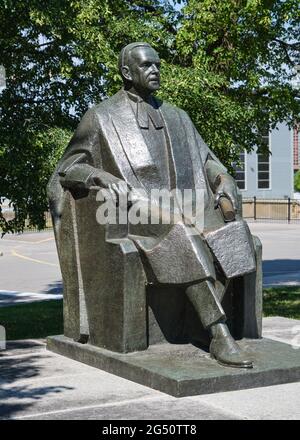 Statua dell'ex primo ministro canadese Louis St-Laurent a Ottawa, Canada Foto Stock