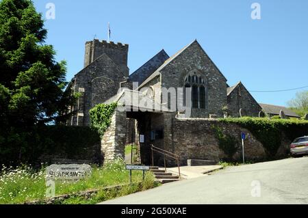 La chiesa parrocchiale di San Michele nel piccolo villaggio di Blackawton, nel distretto di South Hams di Devon. La chiesa è un edificio classificato di grado 1. Foto Stock