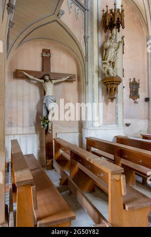 ZAKUPY, CZECHIA, GIUGNO 20 2021, l'interno della Chiesa dei Santi Fabian e Sebastian, stile neo-gotico. Foto Stock
