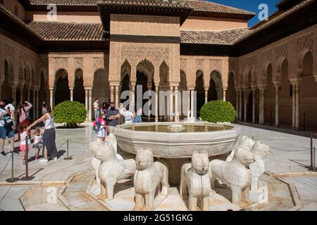 ALHAMBRA DE GRANADA la alcazaba es el recinto situado en la parte más occidental del cerro de Sabika, de planta trapezoidale algo irregolare, constituía Foto Stock