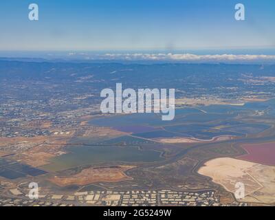 Vista aerea del Don Edwards San Francisco Bay National Wildlife Refuge a San Francisco, California Foto Stock