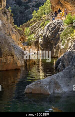 Dintorni del Santuario di Fontcalda e del fiume Canaletes (Terra alta, Catalogna, Spagna) ESP: Alrededores del Santuario de Fontcalda (Tarragona) Foto Stock