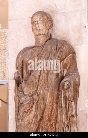 Italia, Lombardia, Milano, Via Vittorio Emanuele II, Antica statua romana chiamata Scior Carera Foto Stock