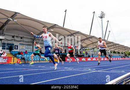 Manchester, Regno Unito. 25 Giugno 2021. MANCHESTER - INGHILTERRA 25/27 GIU 21: Tim Duckworth si è sfidato nel decathlon di 100 m al Muller British Athletics Championships presso la Manchester Regional Arena, Manchester, Inghilterra dal 25 al 27 giugno 2021. Foto di Gary Mitchell Credit: Gary Mitchell, GMP Media/Alamy Live News Foto Stock