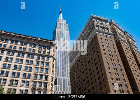 Herald Towers (precedentemente Hotel McAlpin) e Empire State Building, Broadway e 34th Street, New York Foto Stock