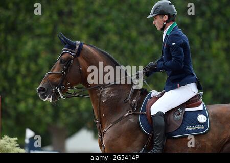 Parigi, Francia. 25 Giugno 2021. Denis LYNCH (IRL) in sella a CRISTELLO, premio le Figaroscope durante il Longines Paris Eiffel Jumping 2021, Longines Global Champions Tour Equestrian CSI 5 il 25 giugno 2021 al Champ de Mars di Parigi, Francia - Foto Christophe Bricot / DPPI Credit: DPPI Media/Alamy Live News Foto Stock