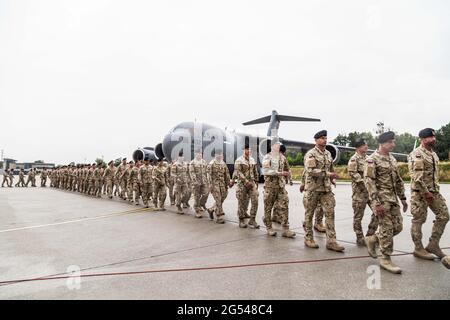 Wroclaw, Polonia. 25 Giugno 2021. 25 giugno 2021 Polonia Breslavia arrivo di soldati polacchi dall'Afghanistan dopo la decisione di ritirare completamente le truppe polacche dall'Afghanistan. Credit: Krzysztof Kaniewski/ZUMA Wire/Alamy Live News Foto Stock