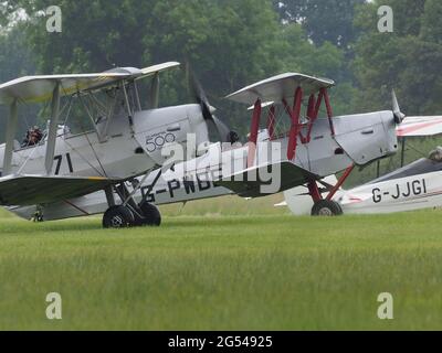 Headcorn, Kent, Regno Unito. 25 Giugno 2021. Foto dal primo giorno della Battaglia di Gran Bretagna Air Show all'Headcorn Aerodromo di Kent. Credit: James Bell/Alamy Live News Foto Stock