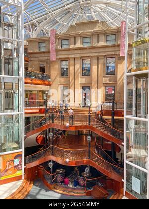 All'interno del centro commerciale Princess Square, Glasgow City, Scozia, Regno Unito Foto Stock