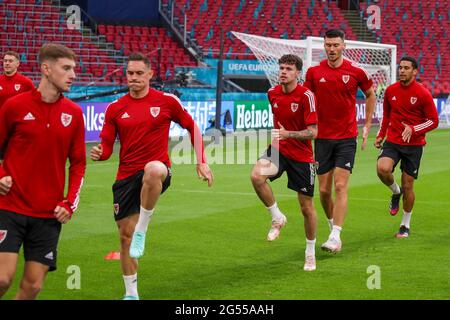 Amsterdam, Paesi Bassi. 25 Giugno 2021. AMSTERDAM, PAESI BASSI - GIUGNO 25: Giocatori del Galles durante una sessione di addestramento del Galles alla Johan Cruijff Arena il 25 giugno 2021 ad Amsterdam, Paesi Bassi. (Foto di Marcel ter Bals/Orange Pictures) Credit: Orange Pics BV/Alamy Live News Foto Stock