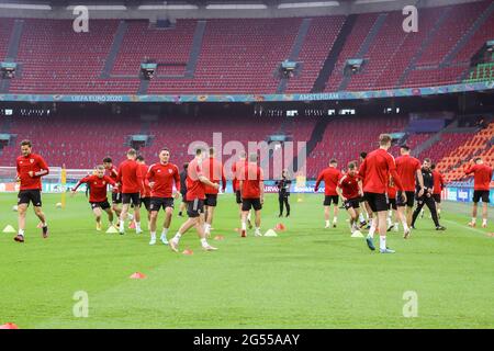 Amsterdam, Paesi Bassi. 25 Giugno 2021. AMSTERDAM, PAESI BASSI - GIUGNO 25: Giocatori del Galles durante una sessione di addestramento del Galles alla Johan Cruijff Arena il 25 giugno 2021 ad Amsterdam, Paesi Bassi. (Foto di Marcel ter Bals/Orange Pictures) Credit: Orange Pics BV/Alamy Live News Foto Stock