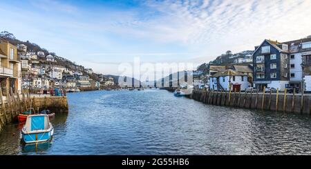 Il fiume Looe e il porto di Looe in Cornovaglia Foto Stock