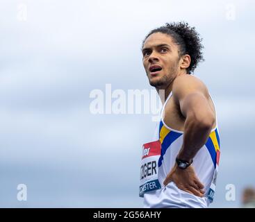 Manchester, Regno Unito. 25 Giugno 2021. 25 giugno 2021; Manchester Regional Arena, Manchester, Lancashire, Inghilterra; Muller British Athletics Championships; Kevin Metzger dopo i Mens 400m riscalda credito: Action Plus Sports Images/Alamy Live News Foto Stock