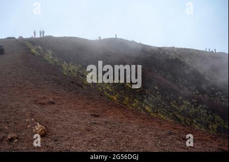 Vista sui crateri di Silvestri del vulcano Etna, Sicilia, Italia. Foto Stock