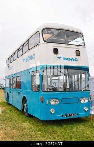 Bus BOAC. British Overseas Airways Corporation MCW corposo Leyland Atlantean autobus a due piani in colori aerei Foto Stock