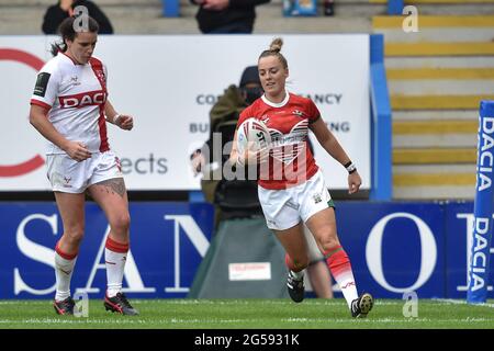 Warrington, Regno Unito. 25 Giugno 2021. Jess McAuley del Galles in azione durante la partita a Warrington, Regno Unito, il 25/06/2021. (Foto di Richard Long/ RL Photography/News Images/Sipa USA) Credit: Sipa USA/Alamy Live News Foto Stock