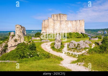 Il muro interno e il castello medievale fortificato di Château-Gaillard, costruito in Normandia da Richard il cuore di Lionheart nel 12 ° secolo. Foto Stock