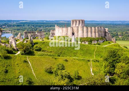 Il muro interno e il castello di Château-Gaillard, un castello medievale fortificato costruito in Normandia da Richard il Lionheart nel 12 ° secolo. Foto Stock