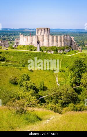 Il muro interno e il castello di Château-Gaillard, un castello medievale fortificato costruito in Normandia da Richard il Lionheart nel 12 ° secolo. Foto Stock