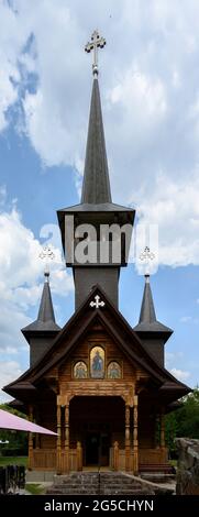 Chiesa ortodossa di legno a Băile Felix, Romania. Foto Stock