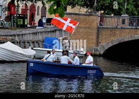 Copenaghen, Danimarca. 26 giugno 2021, Denamrk gioca una partita di calcio contro il Galles ad Amsterdam nei Paesi Bassi (Olanda) EUFA EURO 2020, intero Denamrk cele Foto Stock