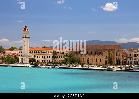 La città di Zante, con vista sulla capitale di Zante (o Zante), una splendida isola nel Mar Ionio, in Grecia, e una popolare destinazione turistica Foto Stock