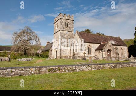 La chiesa di Codford St Mary, originaria della fine del XII/XIII secolo, con torre della fine del XIV/XV secolo, UpperWylye Valley, nr Salisbury, Dorset, Regno Unito Foto Stock