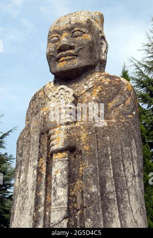 Mausoleo di Qianling, Provincia di Shaanxi, Cina. Questo sito include la tomba di Wu Zetian, l'unica imperatore femminile della Cina. Statua del Guardiano sulla Via dello Spirito. Foto Stock