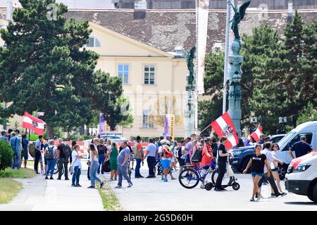 Vienna, Austria. 26 Giugno 2021. Manifestazione contro le ordinanze della corona del governo federale austriaco. Credit: Franz PERC / Alamy Live News Foto Stock