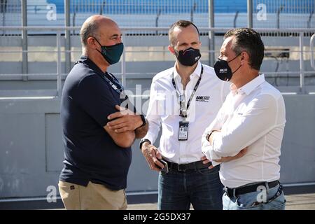 Gavory Xavier, direttore della FIA WTCR Series, ritratto, Ribeiro François, responsabile eventi Eurosport, ritratto durante la FIA WTCR Race of Portugal 2021, 2° round della FIA World Touring Car Cup 2021, sul circuito do Estoril, dal 26 al 27 giugno 2021 a Estoril, Portogallo - Foto Paulo Maria / DPPI Foto Stock