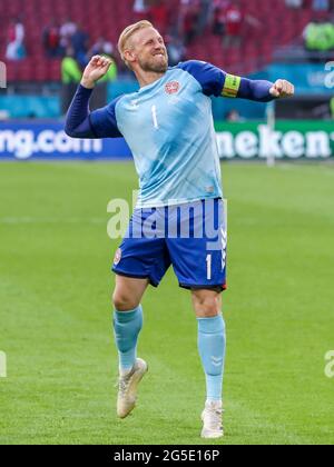 AMSTERDAM, PAESI BASSI - GIUGNO 26: Portiere di Danimarca Kasper Schmeichel durante il Campionato UEFA Euro 2020 1/8 finale di gara tra Galles e Danimarca alla Johan Cruijff Arena il 26 giugno 2021 ad Amsterdam, Paesi Bassi (Foto di Marcel ter Bals/Orange Pictures) Credit: Orange Pics BV/Alamy Live News Foto Stock