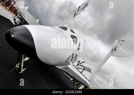 VSS Enterprise, primo spazio SpaceShipTwo (SS2), costruito da Scaled Composites per Virgin Galactic. Mostra al Farnborough International Airshow 2012 Foto Stock