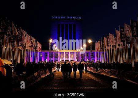 Berlino, außen, aussenansich, außenansicht, außenansichten, außenaufnahme, berlino, edilizia, edifici, capitale, Vita notturna Berlino Foto Stock