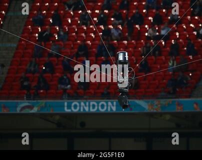 Londra, Inghilterra, 26 giugno 2021. Una telecamera aerea durante la partita dei Campionati europei UEFA al Wembley Stadium di Londra. L'immagine di credito dovrebbe essere: David Klein / Sportimage Foto Stock