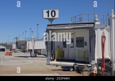 Gangway al Terminal A dell'aeroporto Mineta San Jose (SJC), San Jose CA Foto Stock