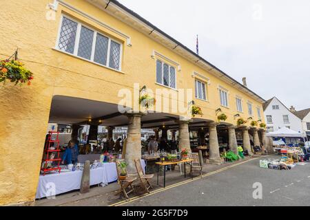 Market House, una tradizionale casa di mercato a colonne Cotswold a Tetbury, una storica città di lana nel Cotswolds nel Gloucestershire, Inghilterra sud-occidentale Foto Stock