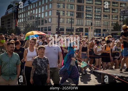 Berlino, Germania - 26 giugno 2021 - Christopher Street Day a Berlino, Germania Foto Stock