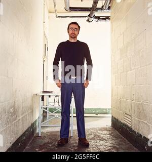 James Mercer musicista e cantante degli Shins, fotografato backstage al Borderline, 12 febbraio 2003 , Londra Inghilterra. Foto Stock