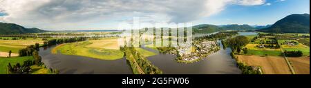 Vista panoramica aerea della strada panoramica nella Fraser Valley Foto Stock