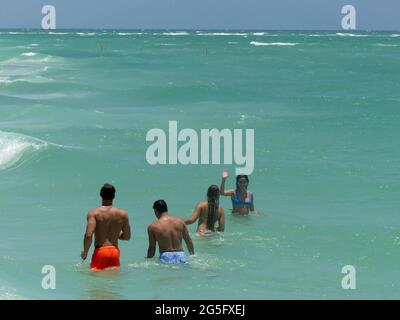 22 giugno 2021, SARASOTA, FLORIDA, Stati Uniti: Isola della lattina della birra, chiave di Longboat. (Immagine di credito: © John Marshall Mantel/ZUMA Wire) Foto Stock