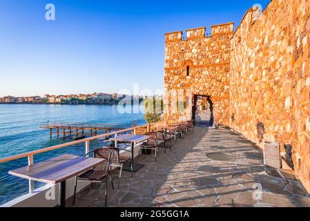 Sozopol, Bulgaria. Antiche mura della storica Apollonia sul mare del Mar Nero, Burgas. Foto Stock