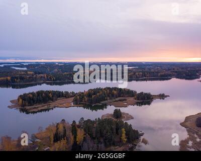 Tramonto al Raasepori, Finlandia, a ottobre. Foto Stock