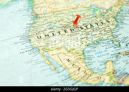 Località USA, Stati Uniti d'America, mappa con il puntino rosso rivolto verso l'alto Foto Stock