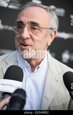 Benevento, Italia. 27 Giugno 2021. Silvio Orlando durante BCT - Festival Nazionale del Cinema e della Televisione 2021, intervista in Benevento, Italia, 27 giugno 2021 Credit: Independent Photo Agency/Alamy Live News Foto Stock