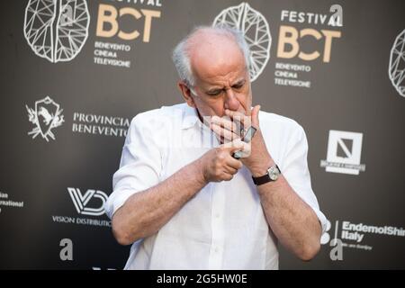 Benevento, Italia. 27 Giugno 2021. Toni Servillo durante BCT - Festival Nazionale del Cinema e della Televisione 2021, intervista in Benevento, Italia, 27 giugno 2021 Credit: Independent Photo Agency/Alamy Live News Foto Stock