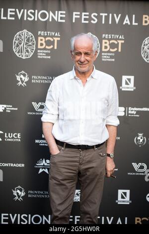 Benevento, Italia. 27 Giugno 2021. Toni Servillo durante BCT - Festival Nazionale del Cinema e della Televisione 2021, intervista in Benevento, Italia, 27 giugno 2021 Credit: Independent Photo Agency/Alamy Live News Foto Stock